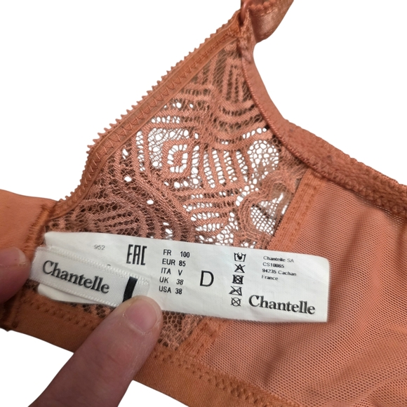 Chantelle Lace Underwire Bra - Blush Pink 38D - Picture 8 of 10